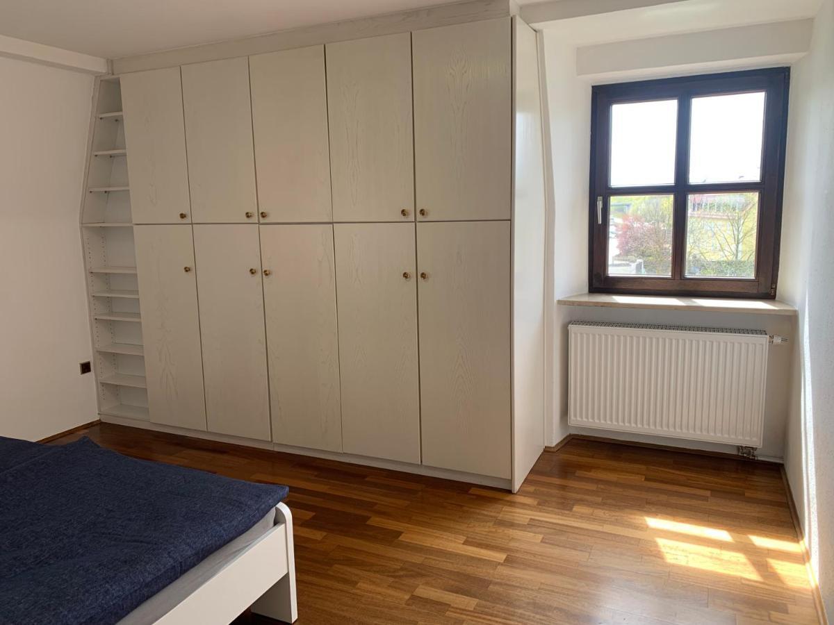 Mit Grillplatz In Apartment Regensburg