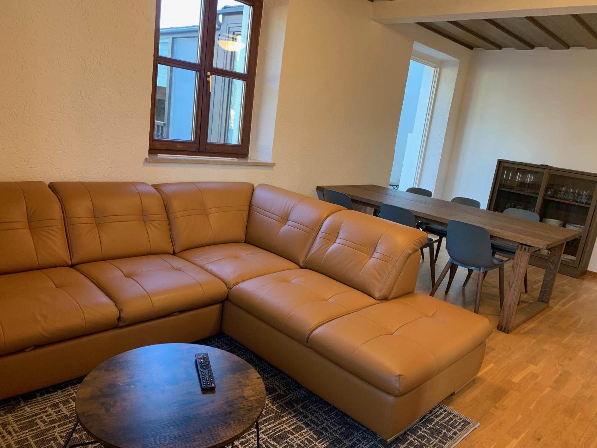Mit Pool Und Grillplatz In Regensburg
